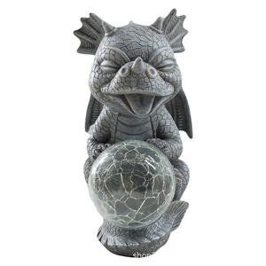 Drachen-Harzfiguren mit Solar-LED-Beleuchtung im <span class=keywords><strong>Magicball</strong></span>-Stil, Natürliche Ausführung, Bodenmontage mit Magischer Kugel, Außendekoration für den Garten - Product Image 3