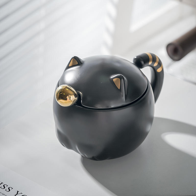 ถ้วยรูปแมวสีดำด้านพร้อมฝาปิดและช้อน