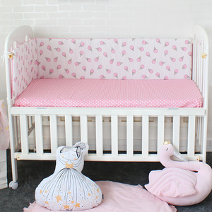 Chine <span class=keywords><strong>pas</strong></span> <span class=keywords><strong>cher</strong></span> en gros rose crème glacée imprimé respirant doux mousseline bébé <span class=keywords><strong>lit</strong></span> pare-chocs <span class=keywords><strong>de</strong></span> sécurité ensemble pour - Product Image 4