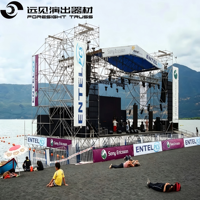 Scène modulaire pliable compatible Layher, capacité de charge de 750 kg/m², idéale pour les grands concerts et festivals de musique en plein air.