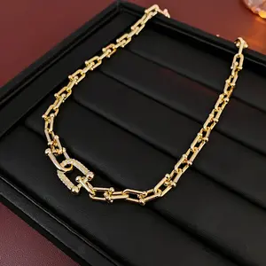 Colar feminino com corrente em forma de U com fivela de ferradura banhada a ouro real, joia personalizada com diamante em forma de U