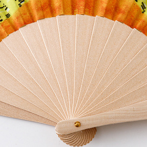 Abanicos Plegables de Mano de Seda y Madera, Estilo Español Vintage, Elegantes y Personalizados, Ideales para Regalo de Verano, Venta al Por Mayor de Fábrica, para Bodas - Product Image 5