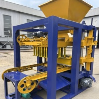 Machine à briques en béton QT4-24 avec sélection flexible des moules