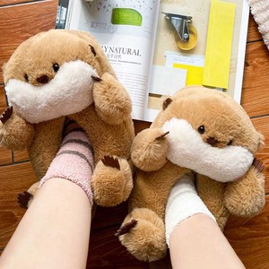 Einfach zu verwendender hochwertiger warmer Stofftier plüsch pantoffel Winter otter plüsch pantoffel für Haus - Product Image 3
