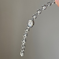 Montre-bracelet en alliage de perles d'ambre, pointeur à quartz 9 mm, design haut de gamme, luxe léger, style vintage exquis, polyvalente pour femme