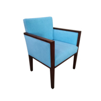 Fauteuil d'appoint classique et élégant pour chambre d'hôtel, appartement résidentiel, villa, avec structure en bois et siège rembourré