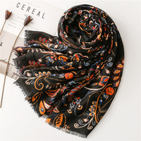 Vente chaude 2023 Nouveau Cajou Fleur Imprimer Coton Gland Écharpe Hijab pour Dames Crochet Floral Imprimé Tête Wraps Châles Musulman Hijabs