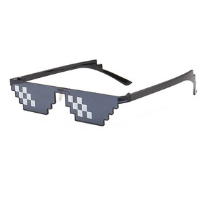 Gafas de sol con forma de píxel para hombre y mujer, anteojos de sol con diseño de Thug Life, de mosaico negro, a la moda, novedad - Product Image 3