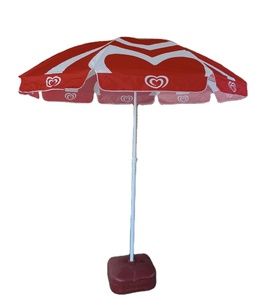 Paraguas de playa blanco y negro Tuoye Sombrillas de exterior Martini - Product Image 1