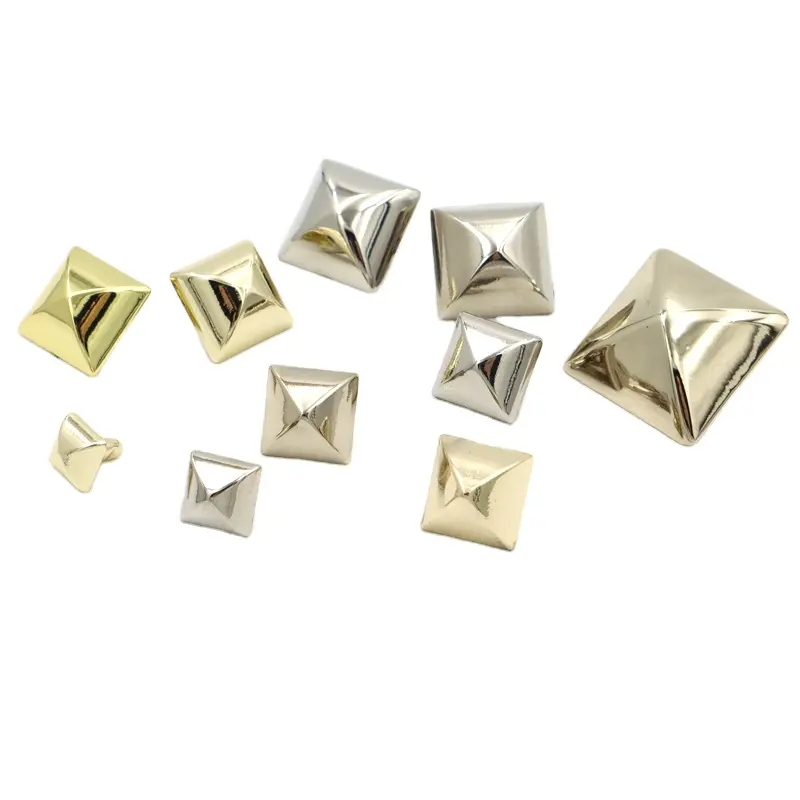 Rivetti a piramide in metallo placcato oro di diverse dimensioni per la decorazione della borsa