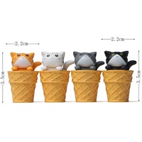 Figurine miniature de chat 3D sur une glace, décoration d'intérieur, accessoires de voiture, petit ornement