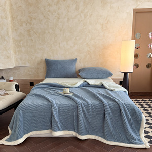 Couverture moderne de luxe en <span class=keywords><strong>fausse</strong></span> <span class=keywords><strong>fourrure</strong></span> d'agneau en polaire de lait à carreaux, lit jetable en polyester doux, technique d'impression hivernale pour usage domestique - Product Image 2