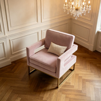 Fauteuil Chesterfield en velours rose poudré, design moderne, structure en acier inoxydable, détails capitonnés pour salon et chambre à coucher, BSCI