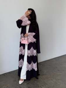 Hafizah Siyah Açık Abaya Pembe Çiçekli Dantel Aplike Süslemeli Tesettür Maksi Kimono Müslüman Kadınlar Dubai Zarif İslami Elbise - Product Image 2