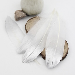 Plumes d'oie dorées en gros pour le bricolage, 17-22 cm, motif teint pour décorations de chapeaux - Product Image 2