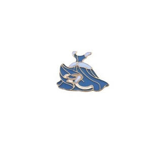 Insigne en métal de conte de fées de voiture de citrouille de château de chaussures de cristal - Product Image 3