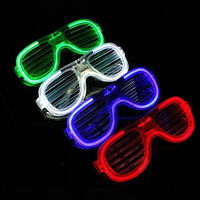 Lunettes de soleil LED pour enfants et adultes, accessoires lumineux tendance pour Halloween, Noël, fêtes d'anniversaire, en plastique
