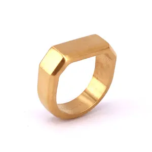 Tùy chỉnh mạ vàng thời trang D hình dạng nhẫn cưới titan khắc nhẫn cưới, độc đáo mới vốn thư Titan Nhẫn