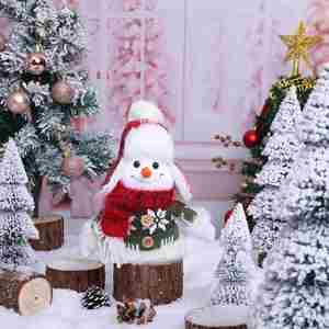Figura Decorativa de Muñeco de Nieve Sentado, Hecho a Mano con Tela No Tejida, Nariz Roja, Bufanda a Cuadros, Adorable Decoración Navideña para Ventana, Repisa o Escritorio - Product Image 3