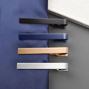 Pinza de Corbata de Metal Negro con Logotipo Láser Personalizado, Barra de Acero Inoxidable Brillante para Corbata, Regalos Creativos para Bodas - Product Image 3