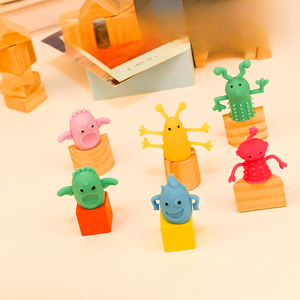 Divertido colorido <span class=keywords><strong>monstruo</strong></span> marionetas <span class=keywords><strong>de</strong></span> dedo elástico suave goma TPR juguete cápsula expendedora novedad muñeca juguetes para niños - Product Image 5
