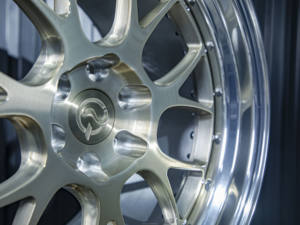 Nouvelle jante multi-rayons en alliage d'aluminium forgé 2 pièces, finition or <span class=keywords><strong>champagne</strong></span> brossé sur le dessus et vis en argent poli sur le dessous - Product Image 4