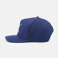 Casquette de baseball 5 panneaux en caoutchouc personnalisé avec logo, imperméable, 100 % polyester, perforations découpées au laser, pour le golf