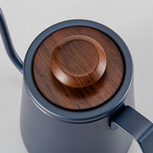 Tetera de acero inoxidable moderna de 600 ml con mango de madera ecológico y tapa, hervidor de café portátil con cuello de cisne para verter. - Product Image 4