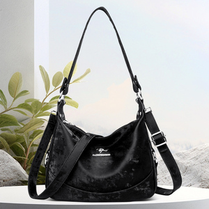 Nuevo Bolso Bandolera de Moda, Gran Capacidad, de Cuero PU Suave, Bolso de Mano para Mujer, Diseño de Lujo - Product Image 1