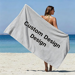 Serviette de plage compacte en microfibre personnalisée pour les voyages - Product Image 1