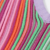 Nouvelle robe en tricot rayée aux couleurs contrastées arc-en-ciel, élégante robe d'été à col halter sans manches, robe de loisirs pour les vacances, robes pour femmes