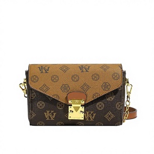 Borsa a Tracolla di Lusso <span class=keywords><strong>in</strong></span> Vera <span class=keywords><strong>Pelle</strong></span> di Design, Borsa a Mano Monogram <span class=keywords><strong>in</strong></span> <span class=keywords><strong>Pelle</strong></span> Bovina di Alta Qualità per Donna - Product Image 4