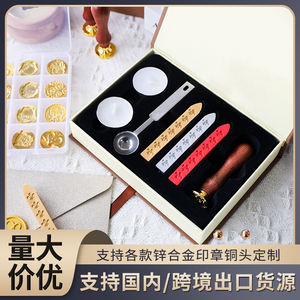 Kit de sceau de <span class=keywords><strong>cire</strong></span> personnalisé avec <span class=keywords><strong>tampon</strong></span> à initiales sur mesure, 30 bâtonnets de <span class=keywords><strong>cire</strong></span>, cuillère chauffante et tapis de <span class=keywords><strong>cire</strong></span> pour cartes - Product Image 4
