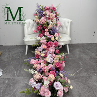 Nouvel arrivage de guirlandes de fleurs artificielles en rose rose vif pour la décoration de table de Pâques pour l'obtention du diplôme d'Halloween de mariage