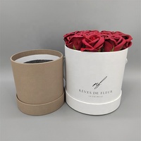 Boîte cadeau ronde en carton rigide écologique avec finition mate pour les décorations de mariage et de la Saint-Valentin