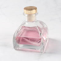 Diffuseur de parfum à roseaux en verre transparent de 100 ml en forme de pyramide avec bouchon