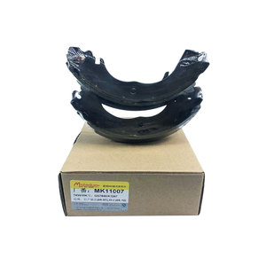 MK11007 S924 44060ED025 44060ED026 4600A025 4600A027 AY360NS095 Piezas de Automóvil Zapata de Freno para Nissan Livina Tiida Sylphy Mitsubishi - Product Image 1