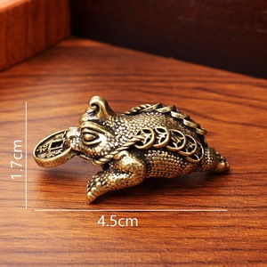 1 pièce d'ornement en forme <span class=keywords><strong>de</strong></span> crapaud doré en laiton antique, petite figurine en cuivre vieilli - Product Image 5