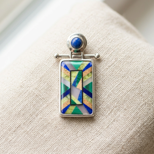 Pendentif en argent 925 avec incrustations de lapis-lazuli, malachite et aventurine lavande - Product Image 3