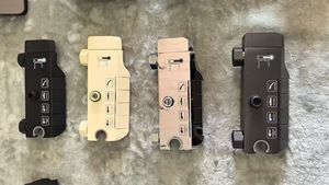 Nuevo juego de ducha de grifos termostáticos de cuatro funciones a prueba de explosiones resistente al calor Simple hogar Baño suave Jet Spray - Product Image 4