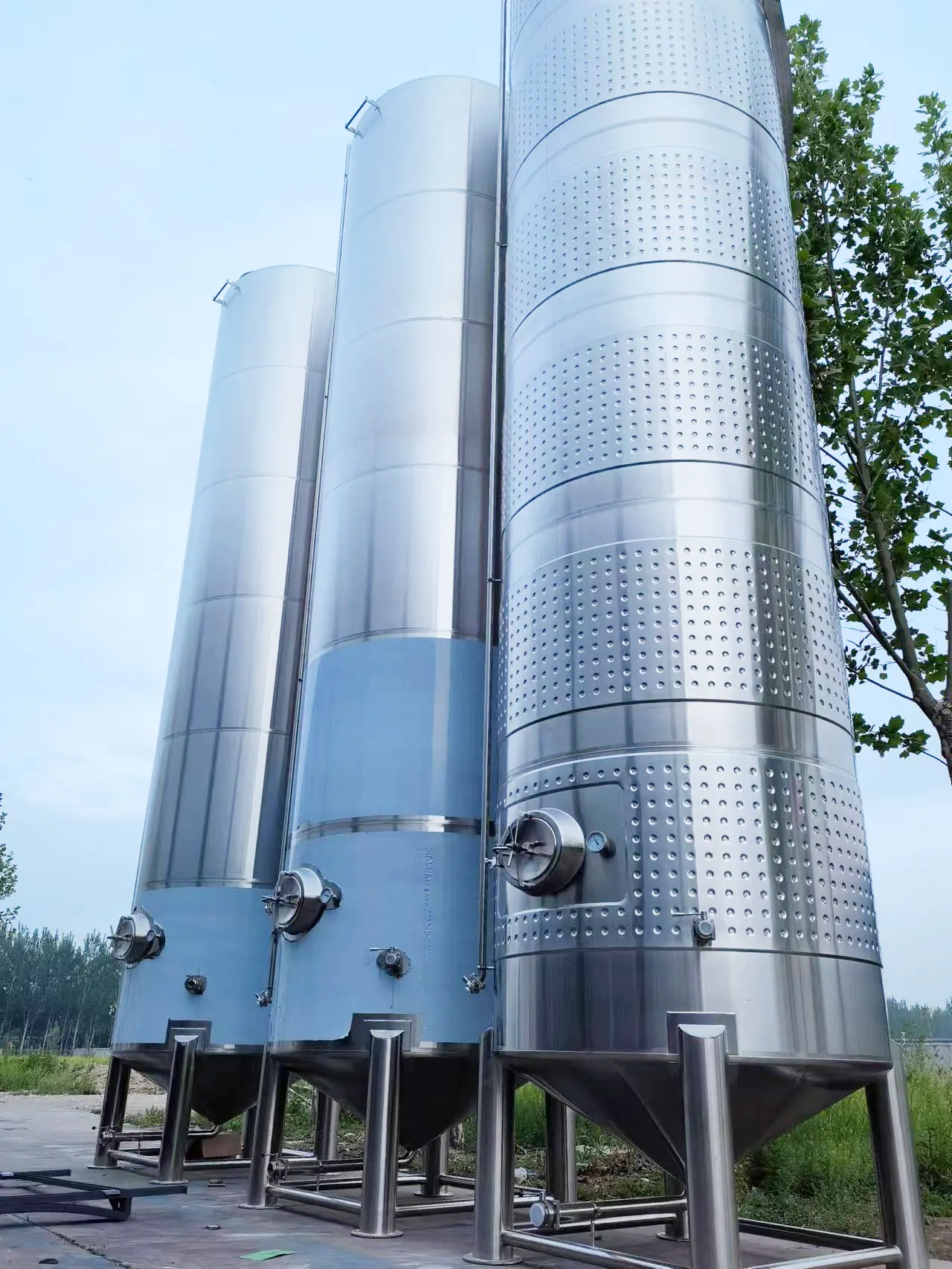 Réservoir à fond conique en acier inoxydable 30000L de haute qualité 304/316L pour équipement de fermentation