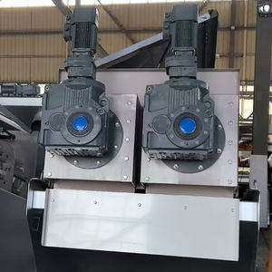 آلة نزع الماء من الحمأة ذات اللولب المتراكب القوية، هيكل متين، تشغيل أوتوماتيكي، مضخة ومحرك لمعالجة مياه الصرف الصحي - Product Image 3