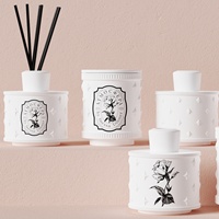 Ensemble diffuseur de parfum en céramique avec bocal à bougie blanc minimaliste et logo personnalisé en relief