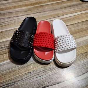 Wanghang WH002 2025 – Chaussures d'intérieur confortables et tendance à bout ouvert, motif géométrique, tige en plastique, pour tous – Vente directe usine - Product Image 4