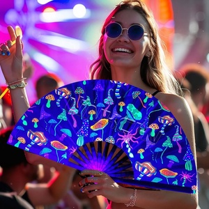 Ventilador de mano de bambú reactivado UV de 33cm, personalizable, decorado de Halloween, ventilador de plástico Clack Rave para promoción de música, modelo de recuerdo - Product Image 3