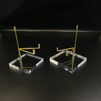Présentoir à bijoux moderne en cristal aux formes personnalisées, Organisateur de parfums aux formes personnalisées, Tailles personnalisables en acrylique pour support de minéraux