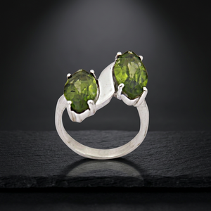 Bague mode ajustable en argent 925 avec pierre verte double péridot Bague en argent élégante avec pierre précieuse en verre - Product Image 1
