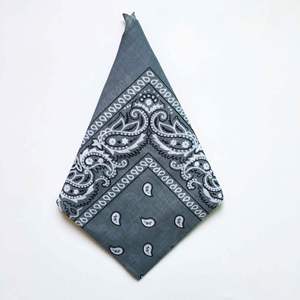 Écharpe bandana, accessoire de mode pour le cou pour hommes et femmes, avec des options de style illimitées pour toutes les occasions - Product Image 6