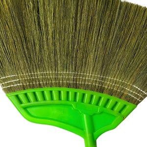 Escoba Tradicional Rayung Kelelawar con Mango de Madera, Herramienta de Limpieza Natural para Exteriores, Escoba Ecológica - Product Image 2