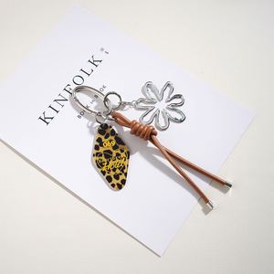 DIY New Acrylic Flower <b>Keychain</b> Pendant Creative <b>Personalized</b> Bag Charm Couples and Best Friends Gifts for Bag <b>Keychain</b> - Product Image 4